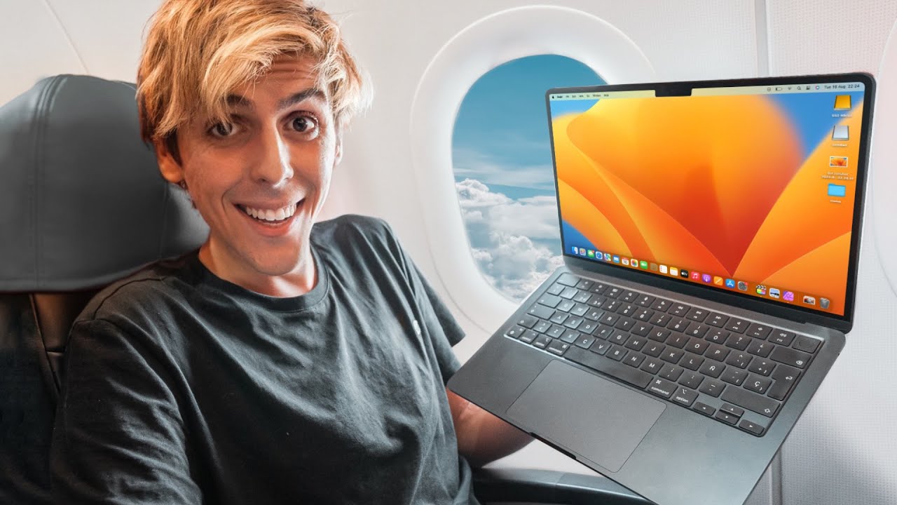 Traveling with MacBook Air M2 - why it's (really) useful -  [2022]