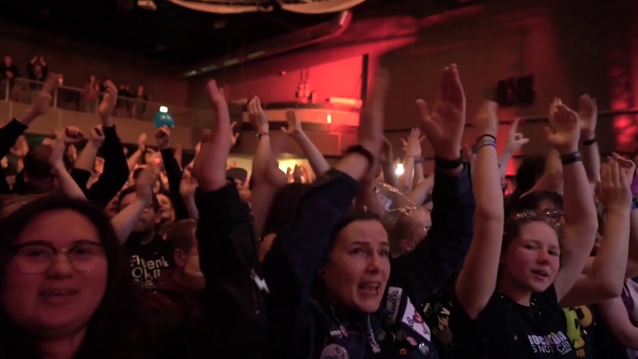 kAPEllE PEtra - Geht mehr auf Konzerte (live im FZW 06.03.2020)