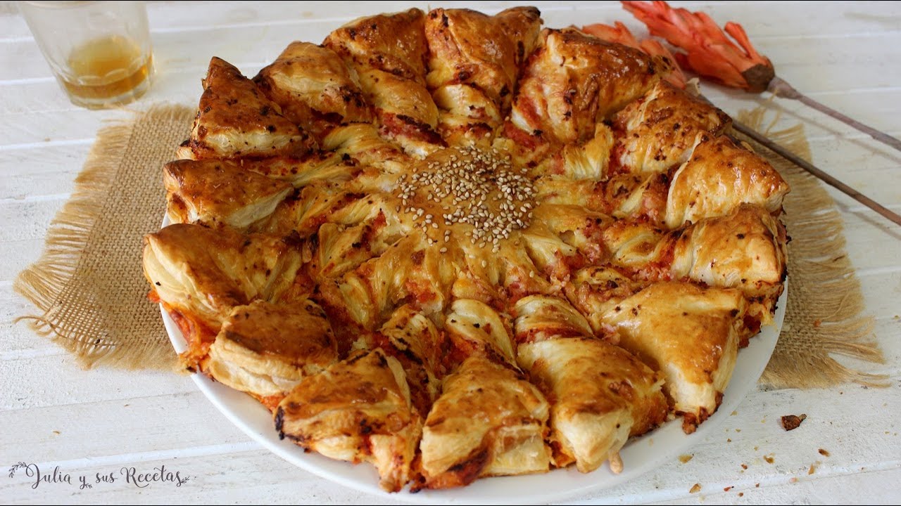 Tus comensales quedarán encantados con esta ESTRELLA DE HOJALDRE RELLENA DE 4 QUESOS Y JAMÓN COCIDO!