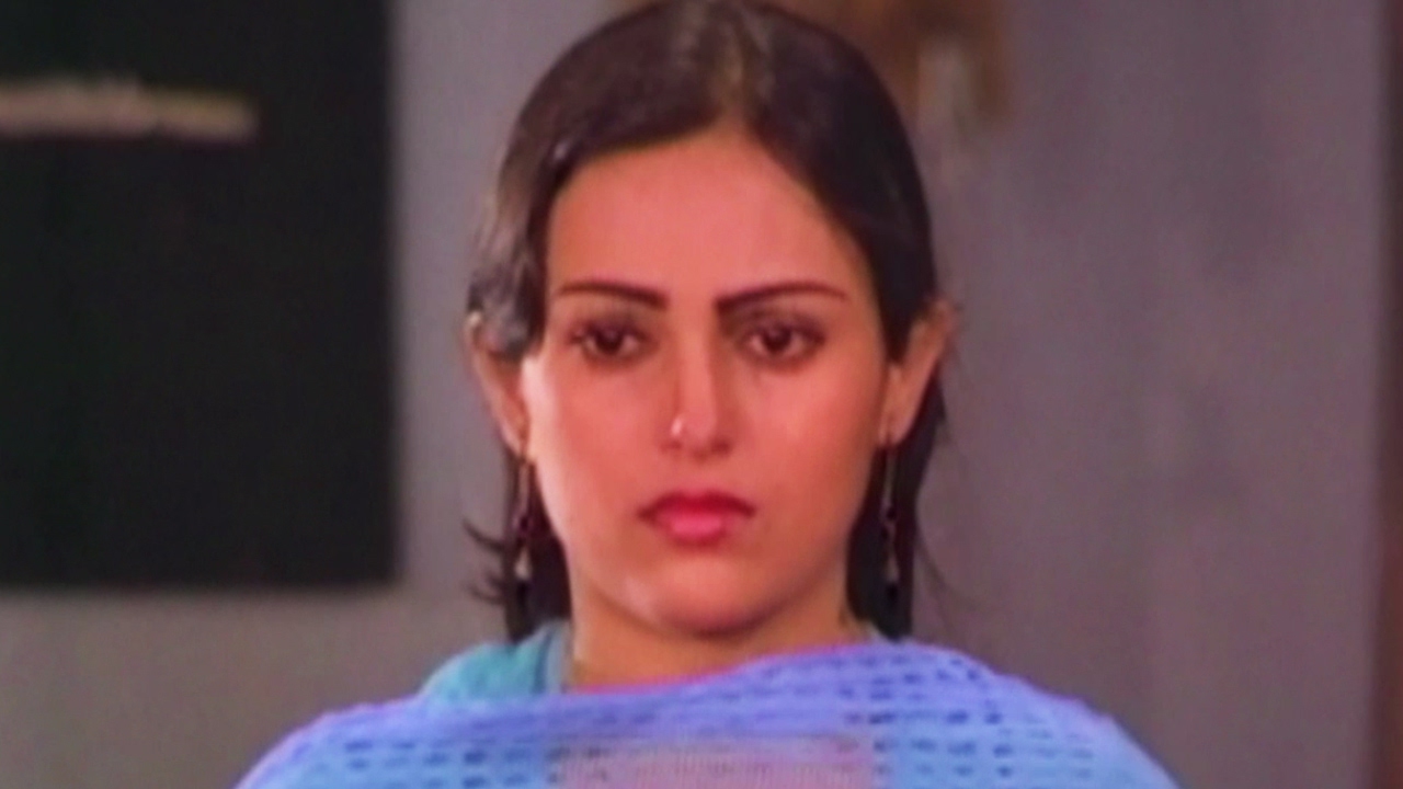Kaanal Alaigalile Tamil Song - Kalyana Agathigal | Nisha Noor | P. Susheela