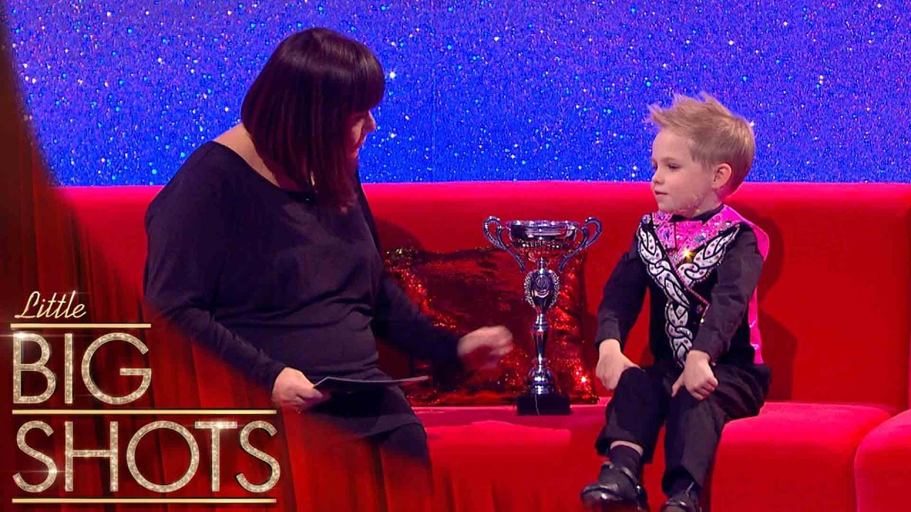 Очаровательный ирландский танцор не хочет делиться своим трофеем | Little Big Shots
