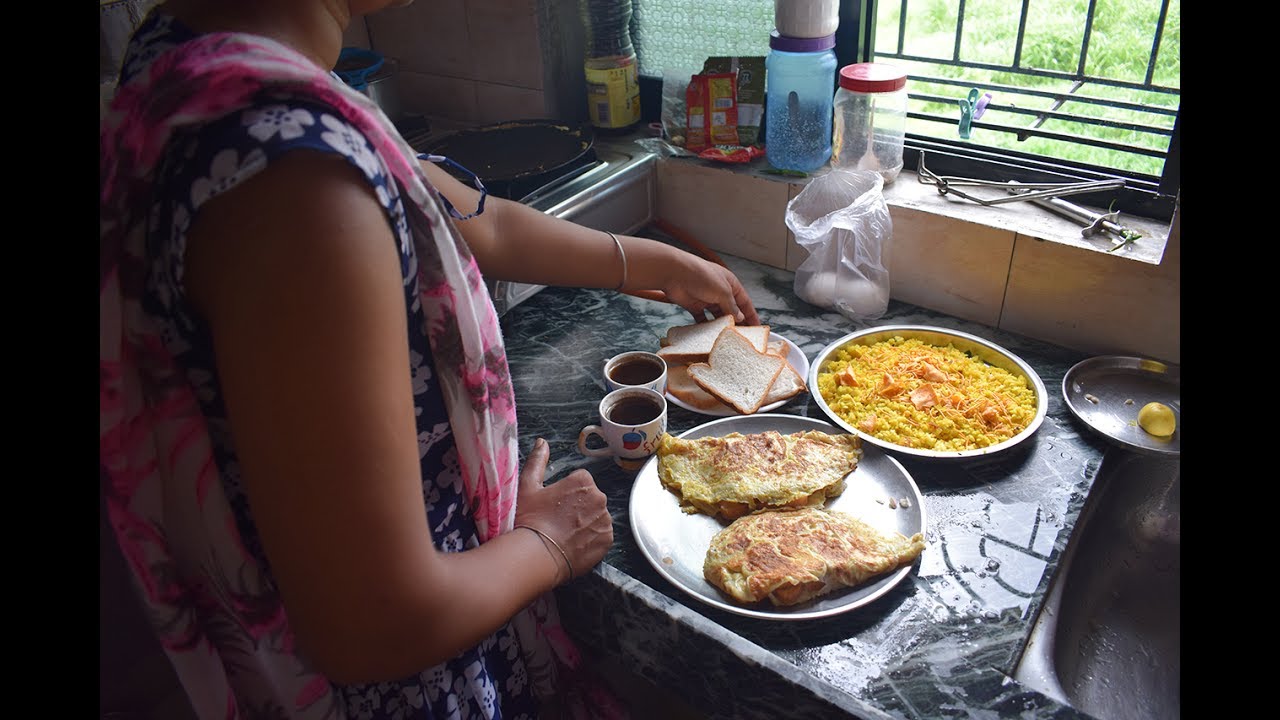 INDIAN MORNING BREAKFAST ROUTINE 2018 IN HINDI | DAILY INDIAN MORNING KITCHEN ROUTINE CLEANING