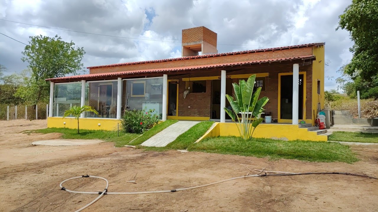 🌳🌿chácara a 6km de Caruaru e 2 km da BR 104  (1.2 hectare com pista de vaquejada casa 🏡 81989585020