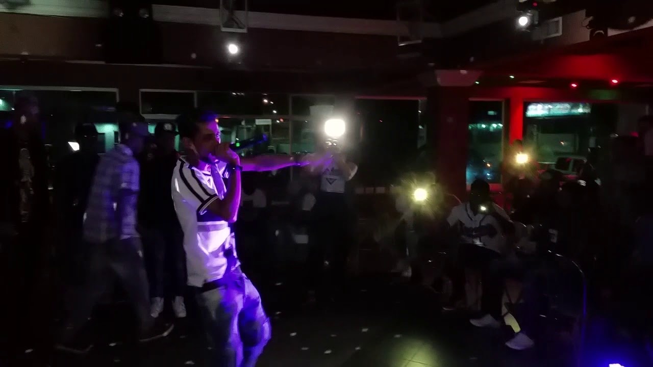 TinyoRD-El Pito//En Vivo// #Home Run Sport Bar