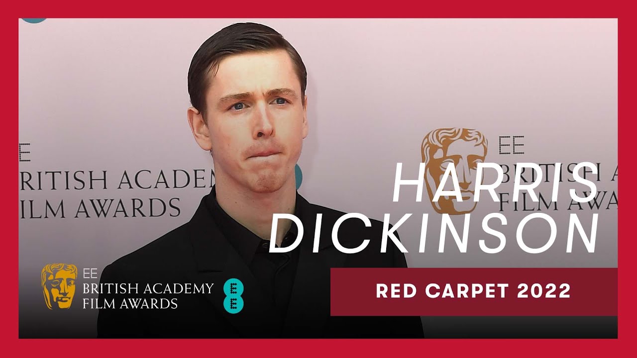 Harris Dickinson want to take it all in as he walks his first red carpet | EE BAFTA 2022 Red Carpet