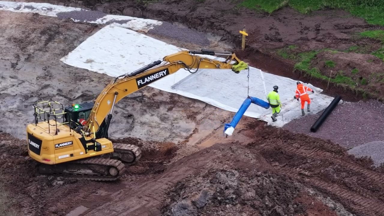 llangollen canal breach 12th March 2026 - whitchurch - busy day #djidrone