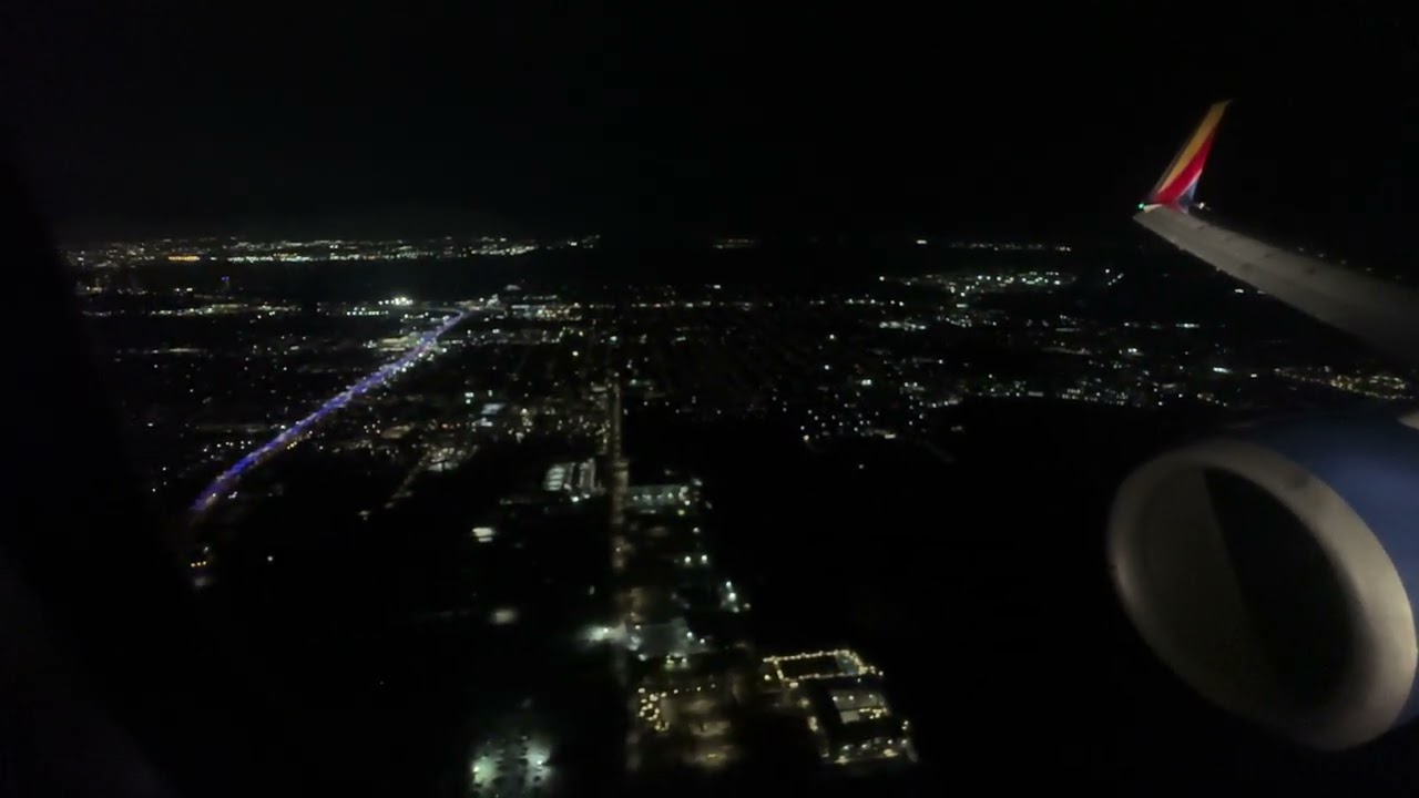 Southwest Boeing B737-7H4 Landing in Tampa (TPA) at Night