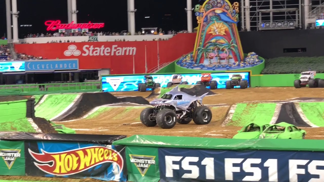 Monster Jam Miami 2018 part 1