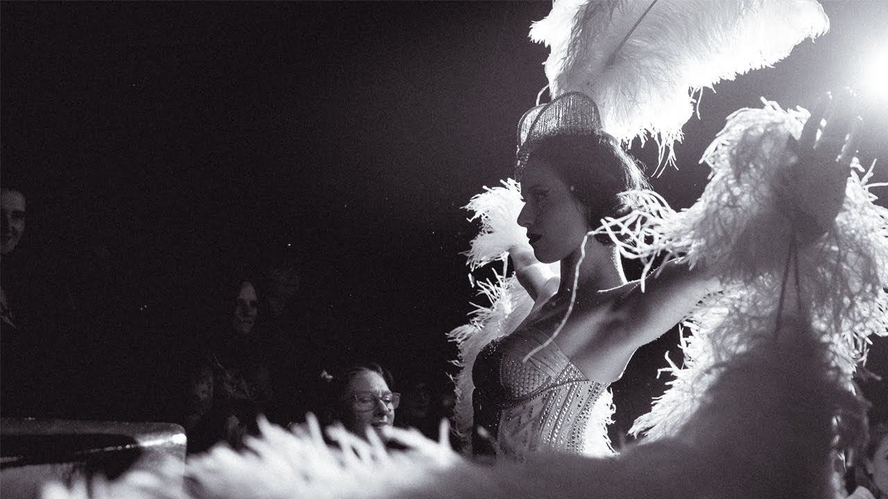 Burlesque with Evana De Lune - Silver Screen Starlet