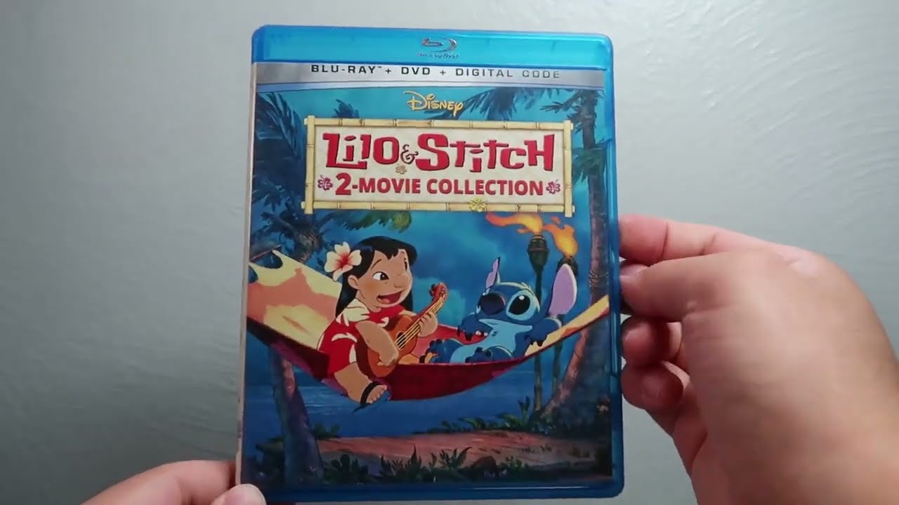 Распаковка Blu-ray коллекции фильмов «Лило и Стич 2» (один кадр)