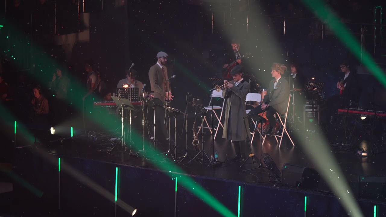 Андрей Красильников band , Юлиана Рогачева, Дмитрий Караневский   "Снежинка", "А за окном..."