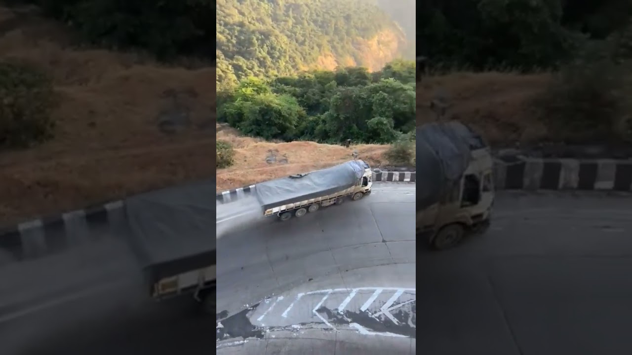 Truck brake Fail at pune Mumbai Expressway