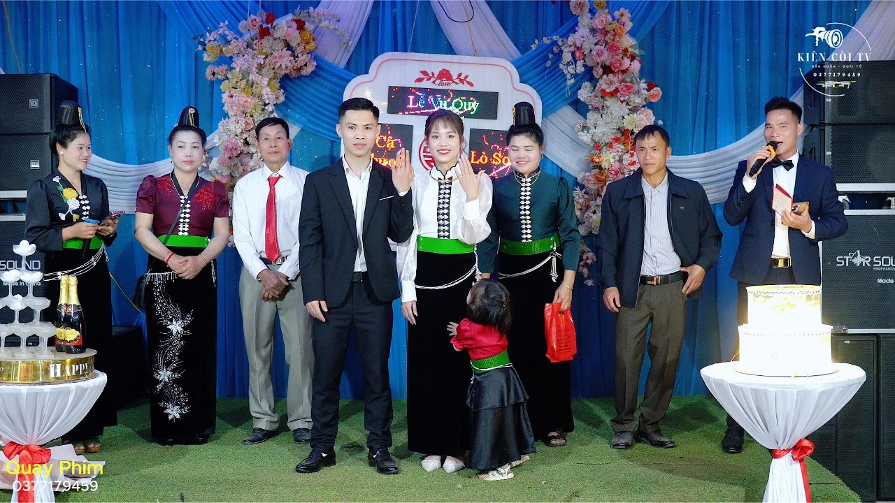 TOÀN CẢNH TIỆC CƯỚI  NGƯỜI THÁI- CÔ DÂU CÀ THƯƠI  & CHÚ RỂ LÒ SƠN.TẠI NÀ SÁY XÃ CHIỀNG SINH