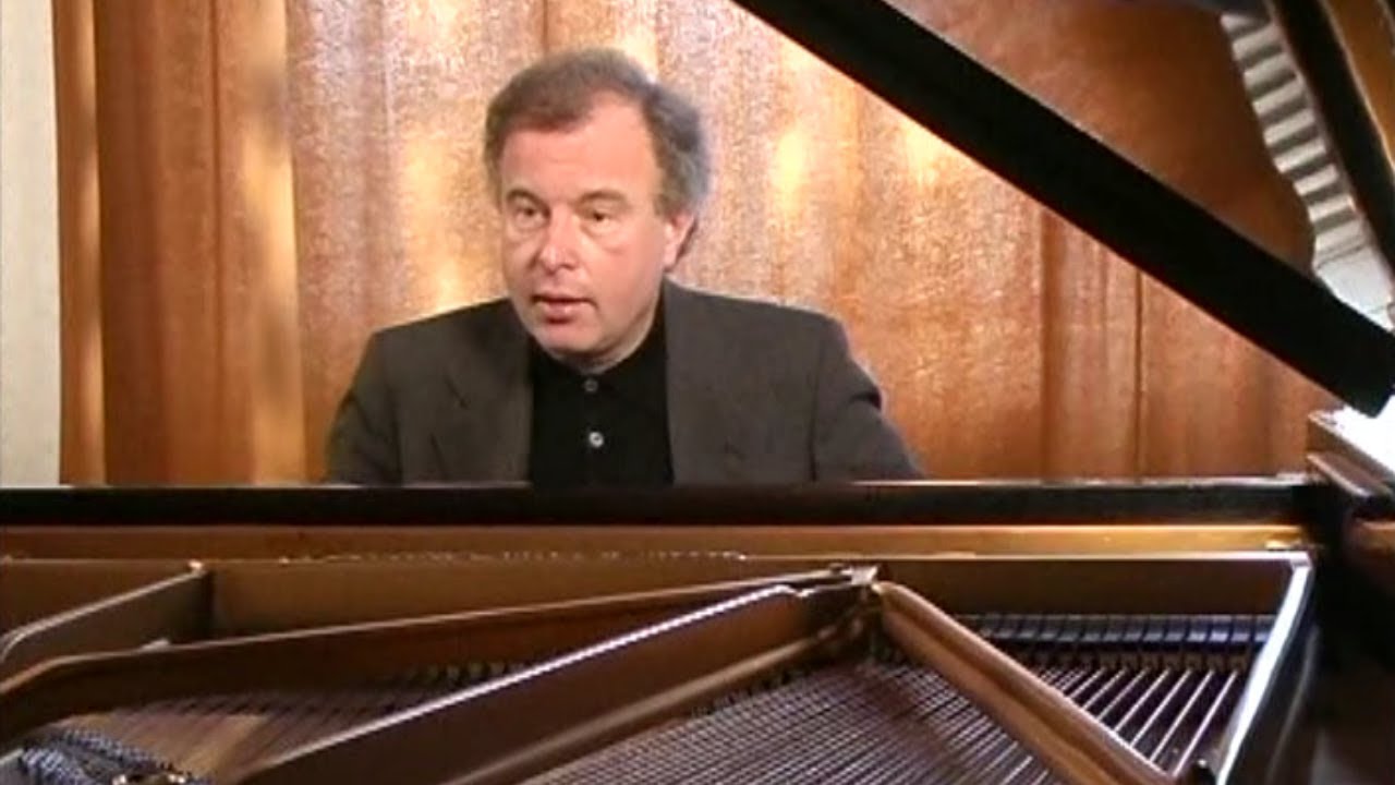 Andras Schiff introduces Bach English Suite No 2 in a minor BWV 807 (2003)