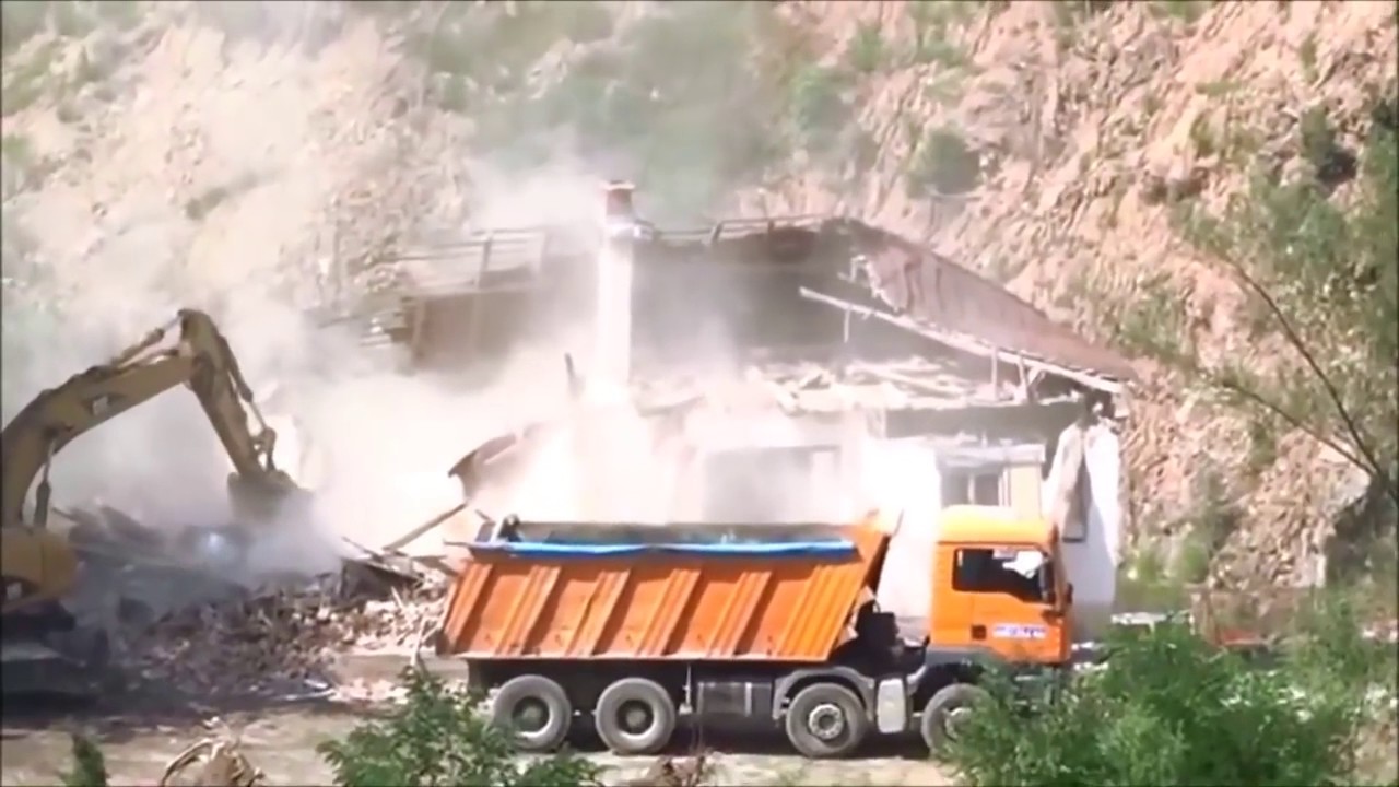 Sa Bogom nije pametno ratovati [ Kako su zavrsili  rusitelji manastira GRAČANICA ]