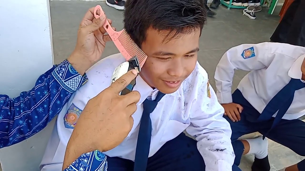 Dihukum cukur rambut tapi minta dibotakin, kedisiplinan  di SMP Muhammadiyah Muntok