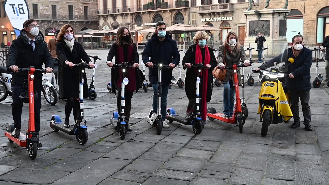 Firenze, arrivano i monopattini e gli scooter elettrici a noleggio