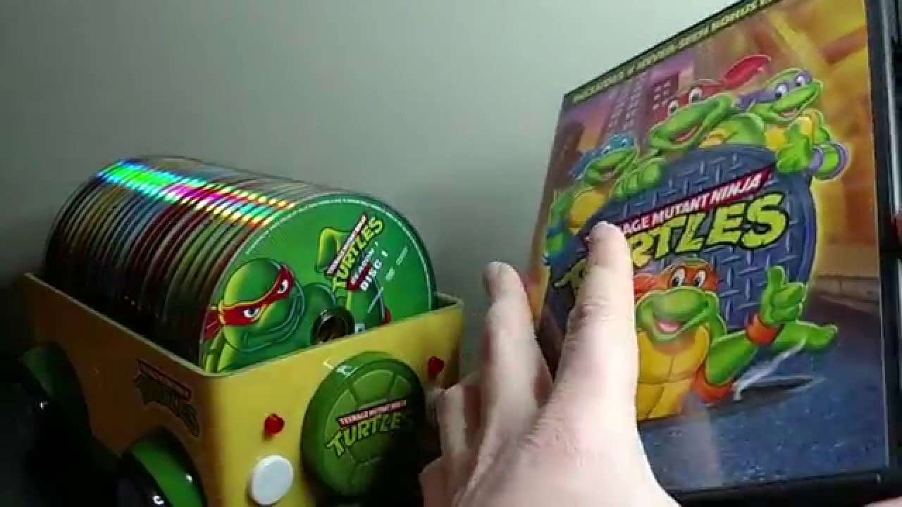 Распаковка DVD с Teenage Mutant Ninja Turtles: The Complete Classic Series Collection