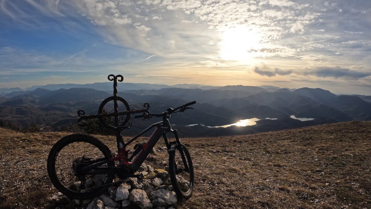 MONTE LA SERRA 1607 M - Fiamignano (RI) #cresteDAbruzzo #allmountain #cicloalpinismo
