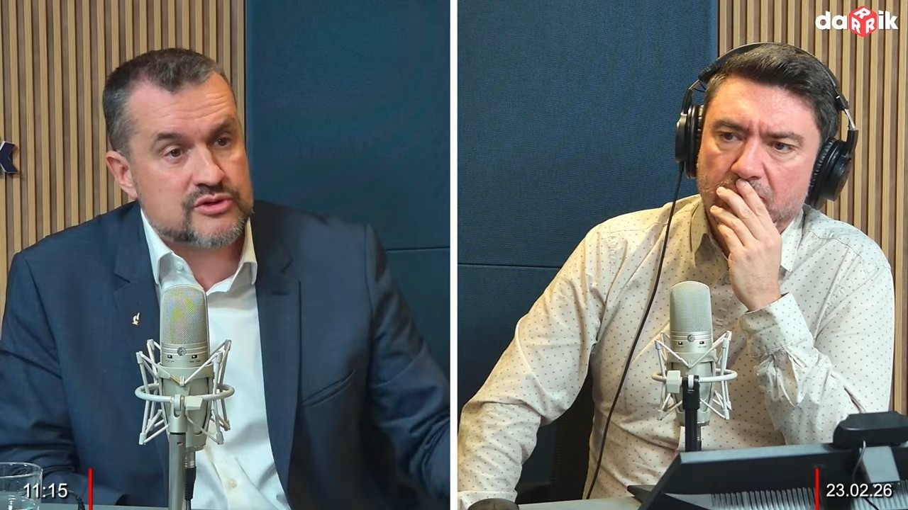 Калоян Методиев - Кой управлява в служебния кабинет?