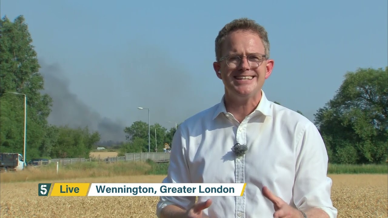 Major incident declared as homes destroyed in Wennington fire | 5 News