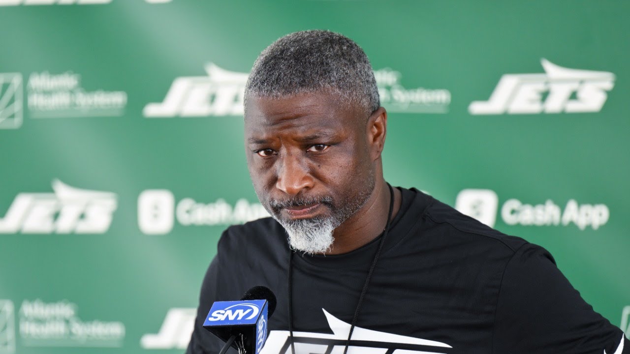 Aaron Glenn Shift in Philosophy Should pay off for Gang Green