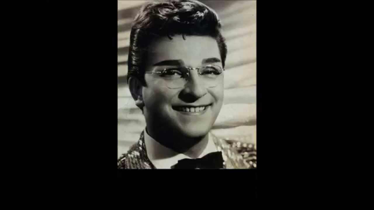 Zeki Müren - Üsküdar'a Gider İken (أغنية تراثية تركية مترجمة)