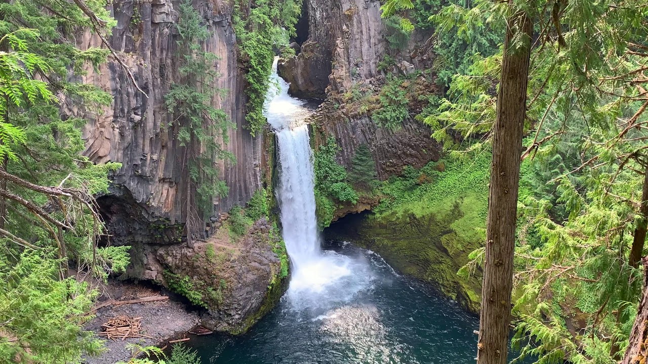 Toketee Falls, Pothole & Pipeline in Umpqua National Forest, Oregon, USA 2020 4K