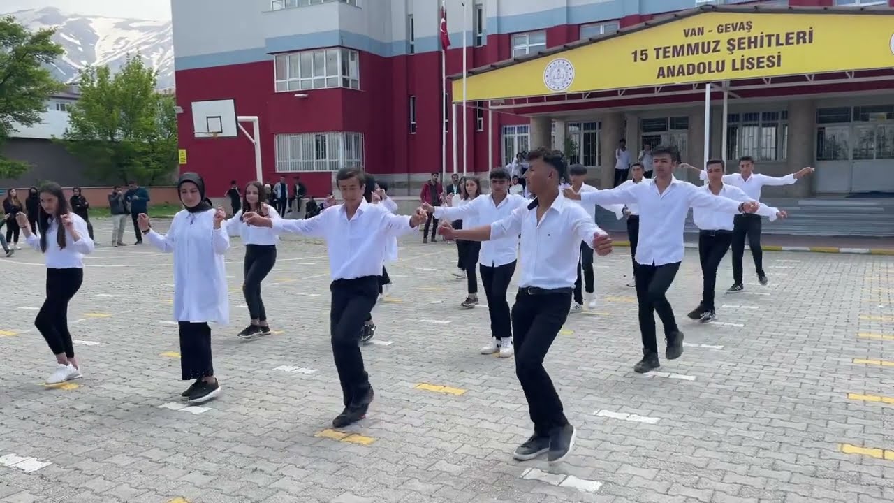 Gevaş 19 mayıs Gösterisi