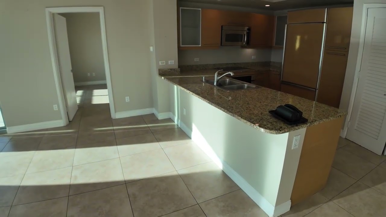 Turnberry Towers 2 bed unit in Las Vegas 21st floor condo.