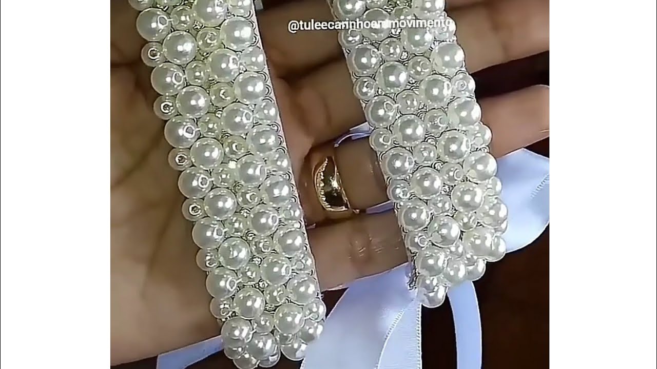 Porta coque na manta de strass ✨