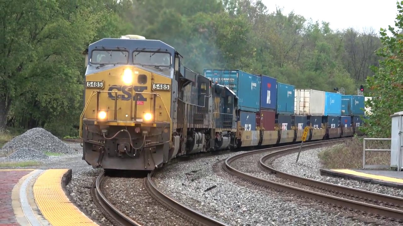 Mostly Empty Q-135 Intermodal Double Stack Train Point Of Rocks