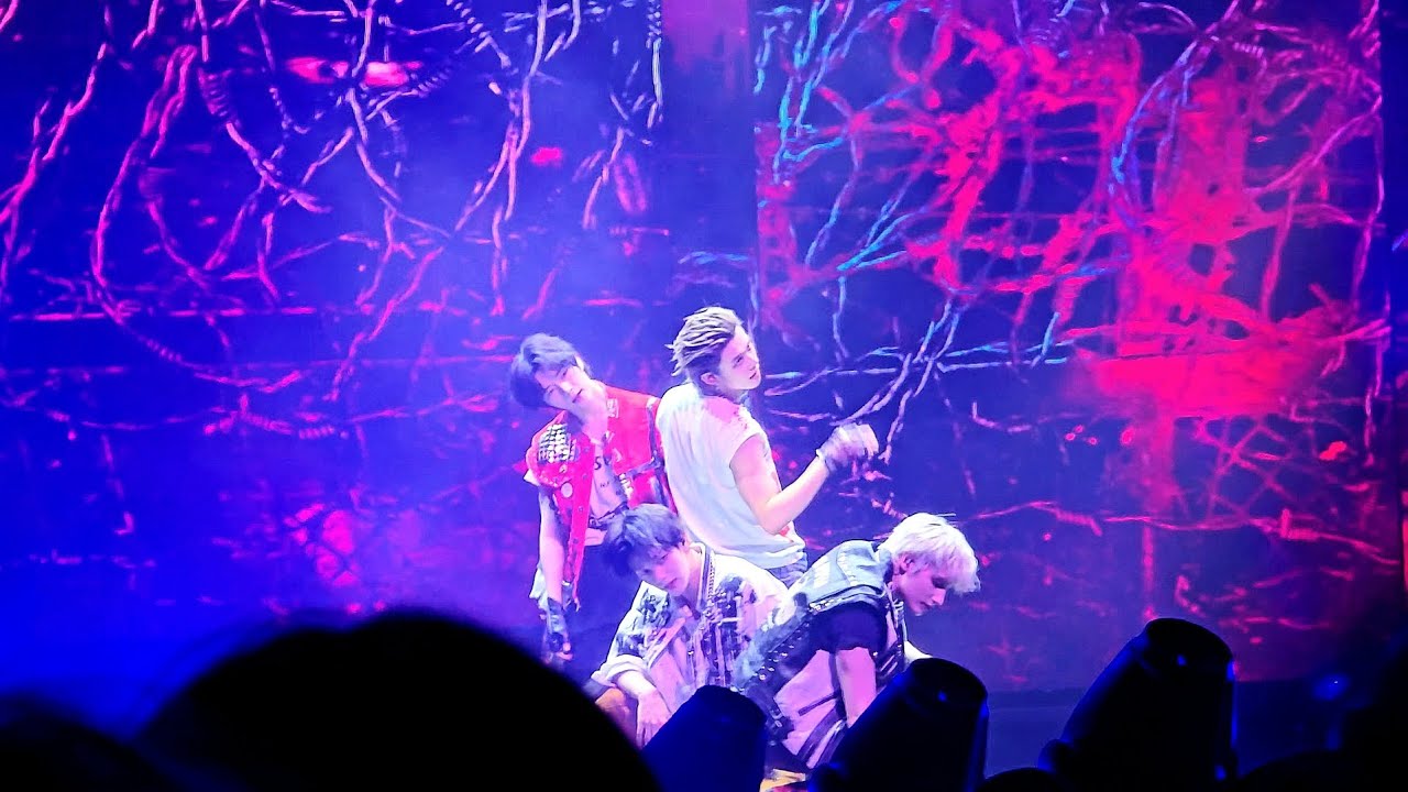 251002  'Frost' TXT ACT: TOMORROW @ Prudential Center in New Jersey