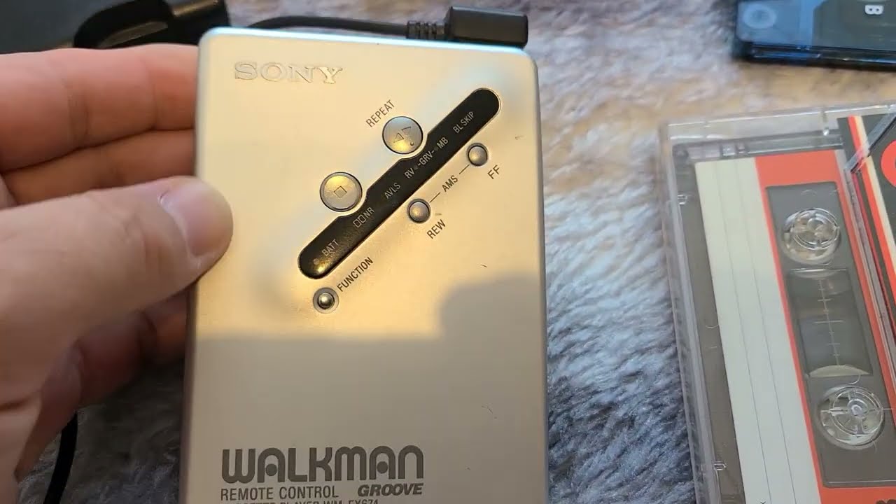 Sony Walkman WM-EX674 demo