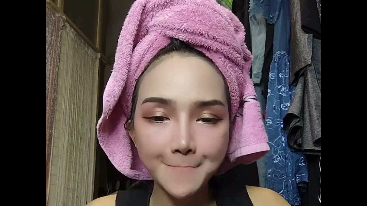 MAKE UP 