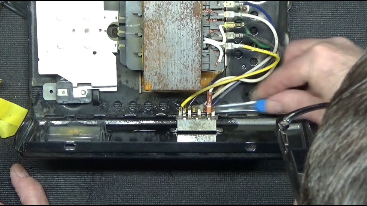 Vérification  d'un chargeur de batterie d'auto