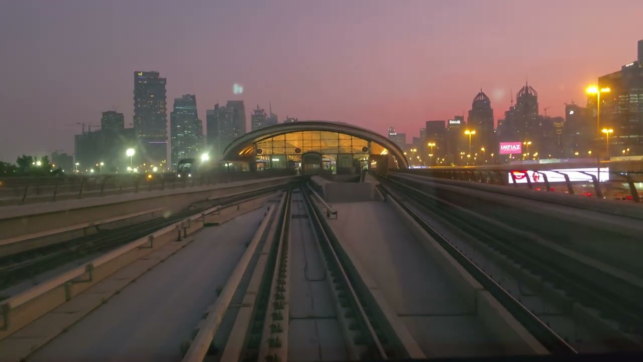 Dubai Metro - RED LINE TRAIN TERMINATING AT AL FARDAN EXCHANGE (MIDDLE PLATFORM!)