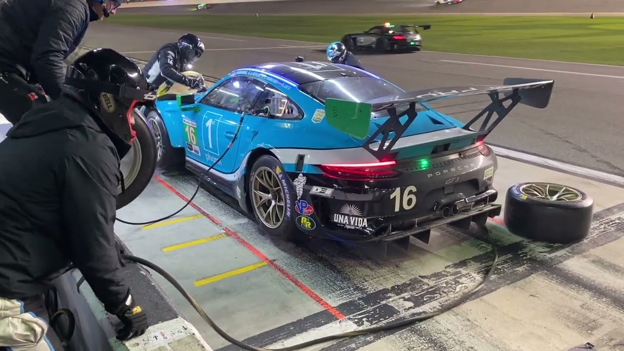 Rolex 24 pit stop Wright Motorsport