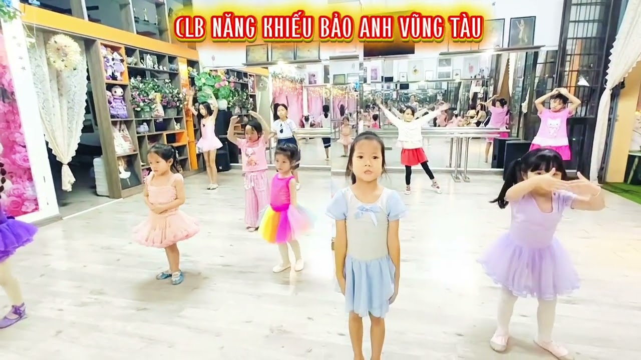 Ballet 🩷 nhỏ 
