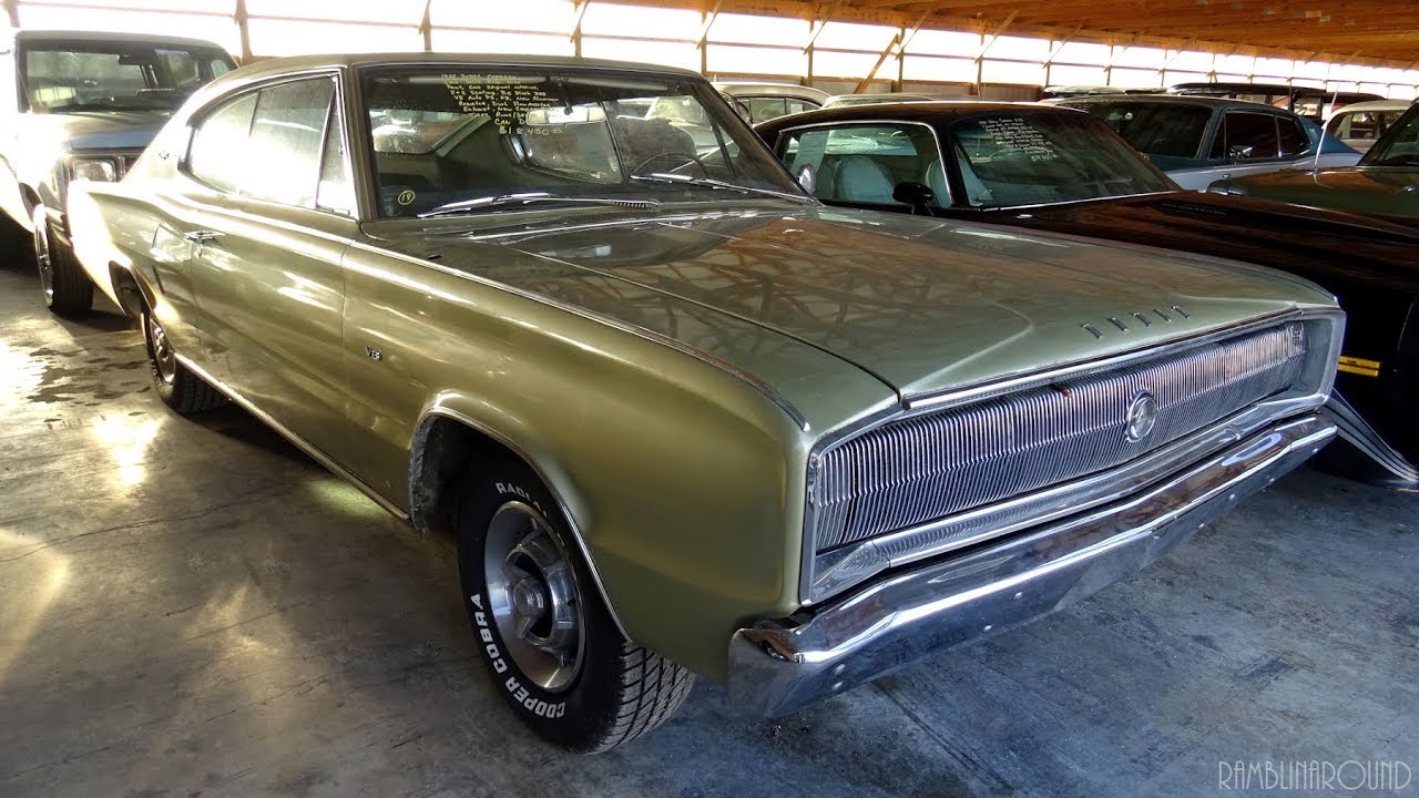 1966 Dodge Charger 383 V8 at Country Classic Cars