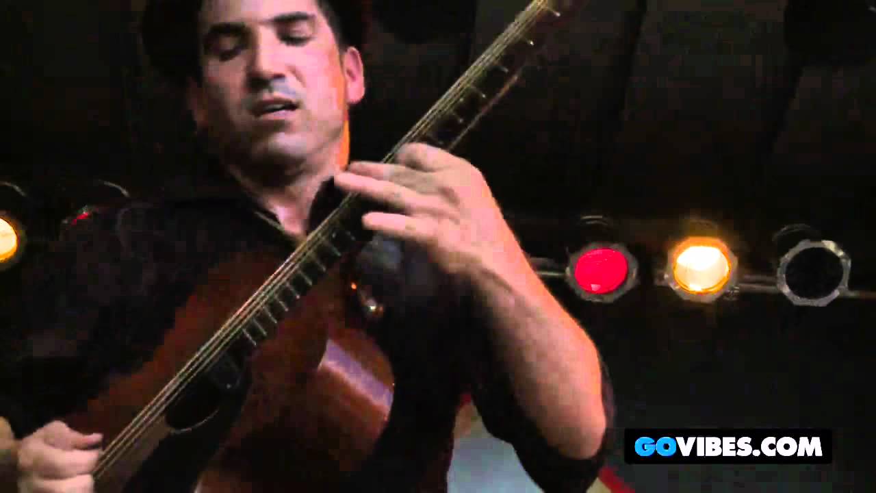 Caravan of Thieves Perform 