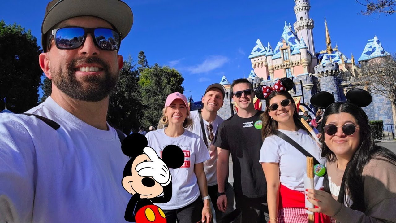 Hidden Mickey Hunt at Disneyland | Hanging Out with New Friends
