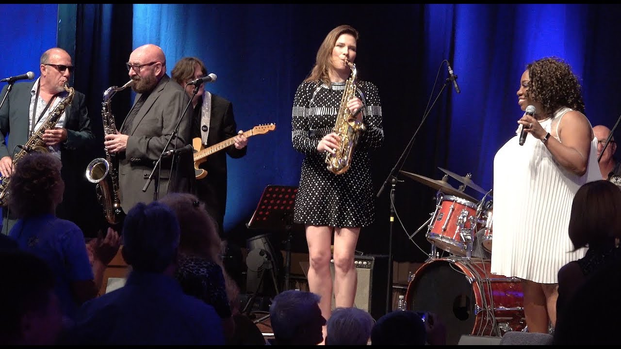 The Voyagers ft. Dorrey Lin Lyles: Nutbush City Limits