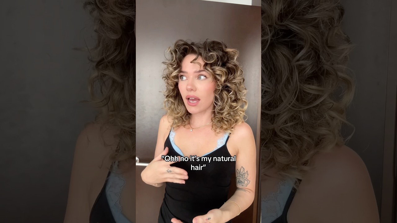 Meeting another curly girl 🤭 