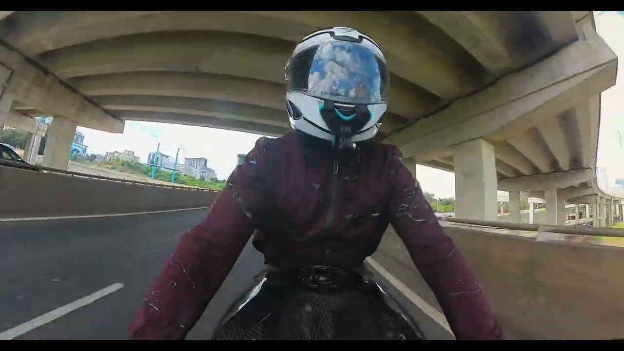 NINJA H2 HIGHWAY CHASE