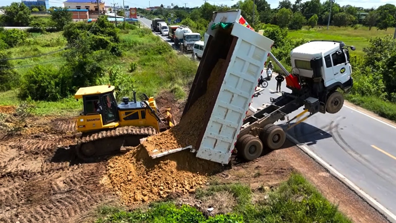 Wow Perfect Activities Increasing Public Road Along The Deep Canal Use 12 Wheel Trucks