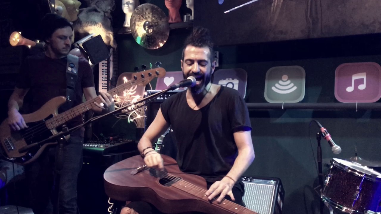 Buzzy Lao - Sentirai | Live at 'na cosetta