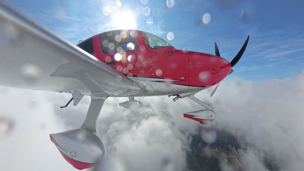 Cloud Surfing in the Cirrus SR-22
