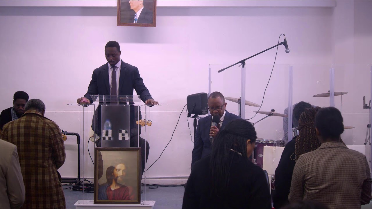 28/12/25 -  Pastor Gerard -  Super Voice Behind a super sign - Sunday Service