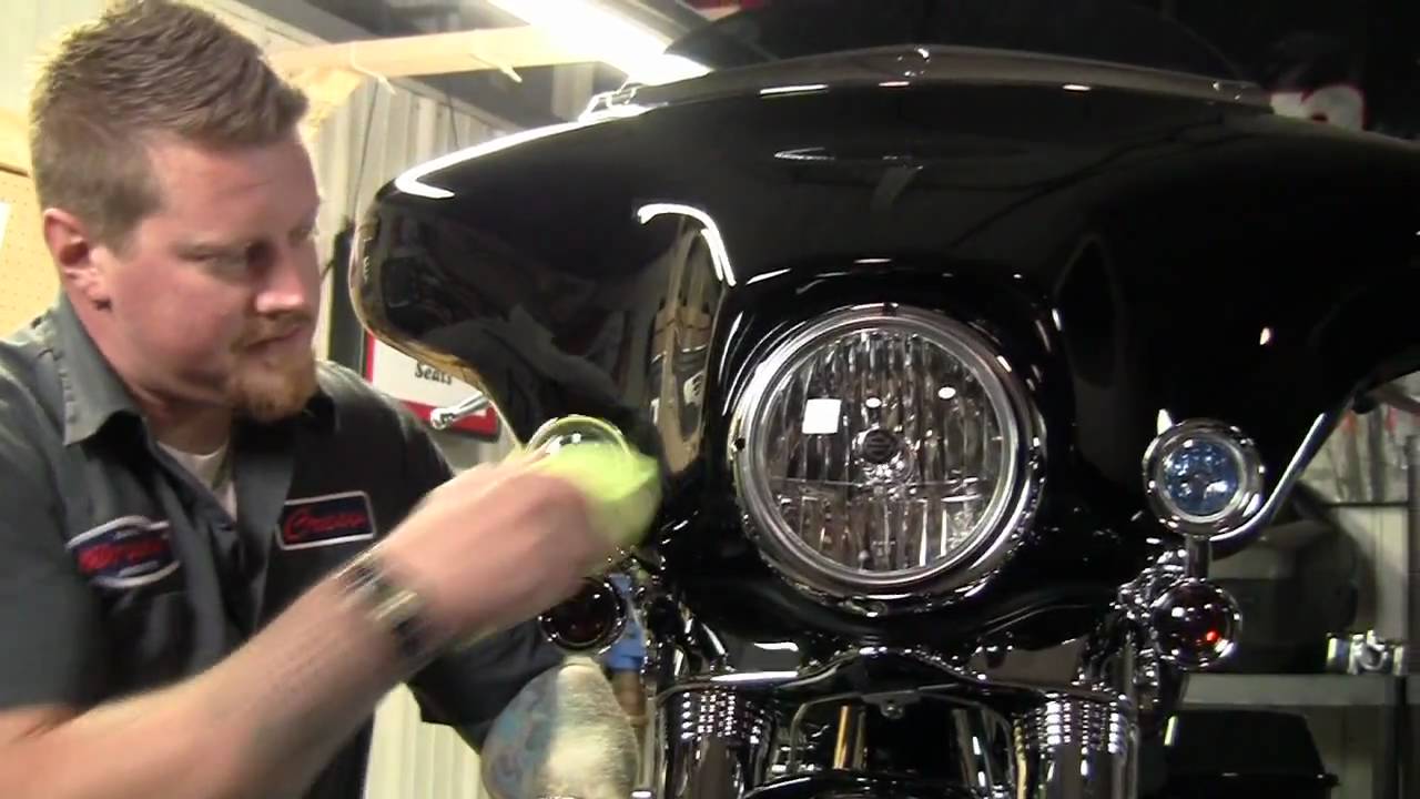 Автосервис Kuryakyn: Установка дополнительных фар на мотоцикл Street Glide.